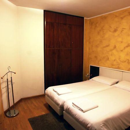 De La Tour Hotel Tirano Luaran gambar