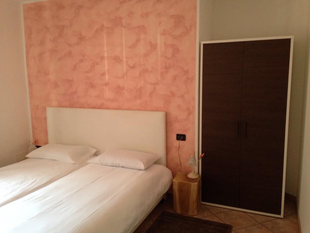De La Tour Hotel Tirano Bilik gambar